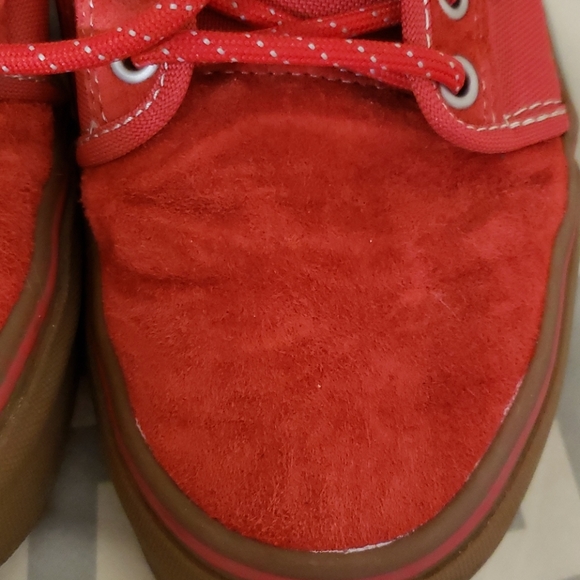 Red vans - Picture 7 of 8